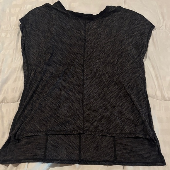 lululemon athletica Tops - lululemon athletica Charcoal Heathered Short Sleeve Top